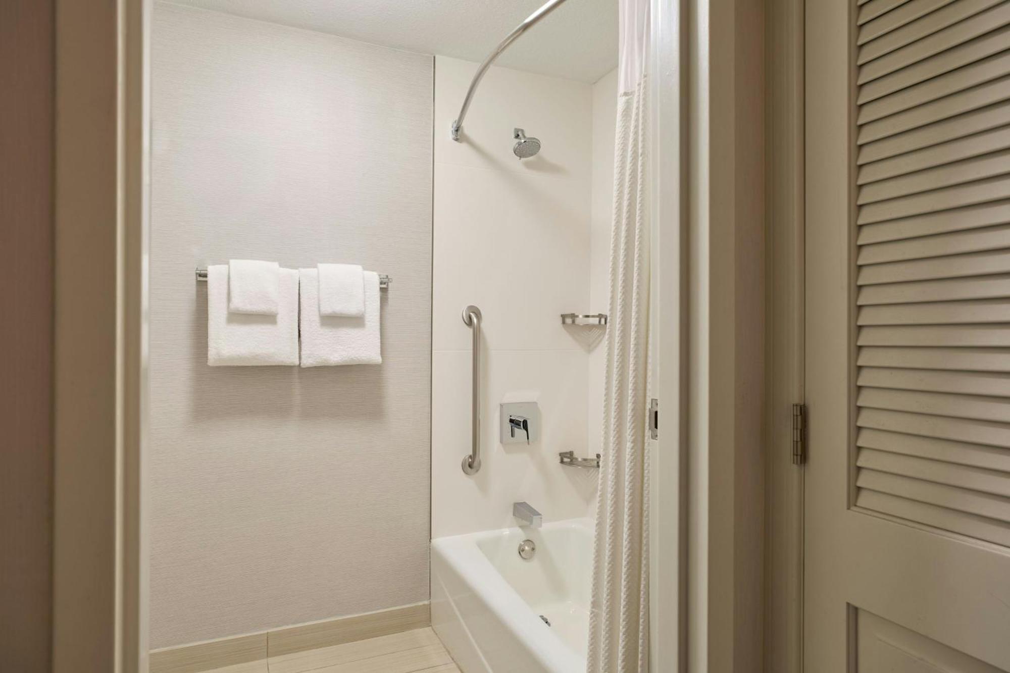 Courtyard By Marriott Phoenix North Exterior foto