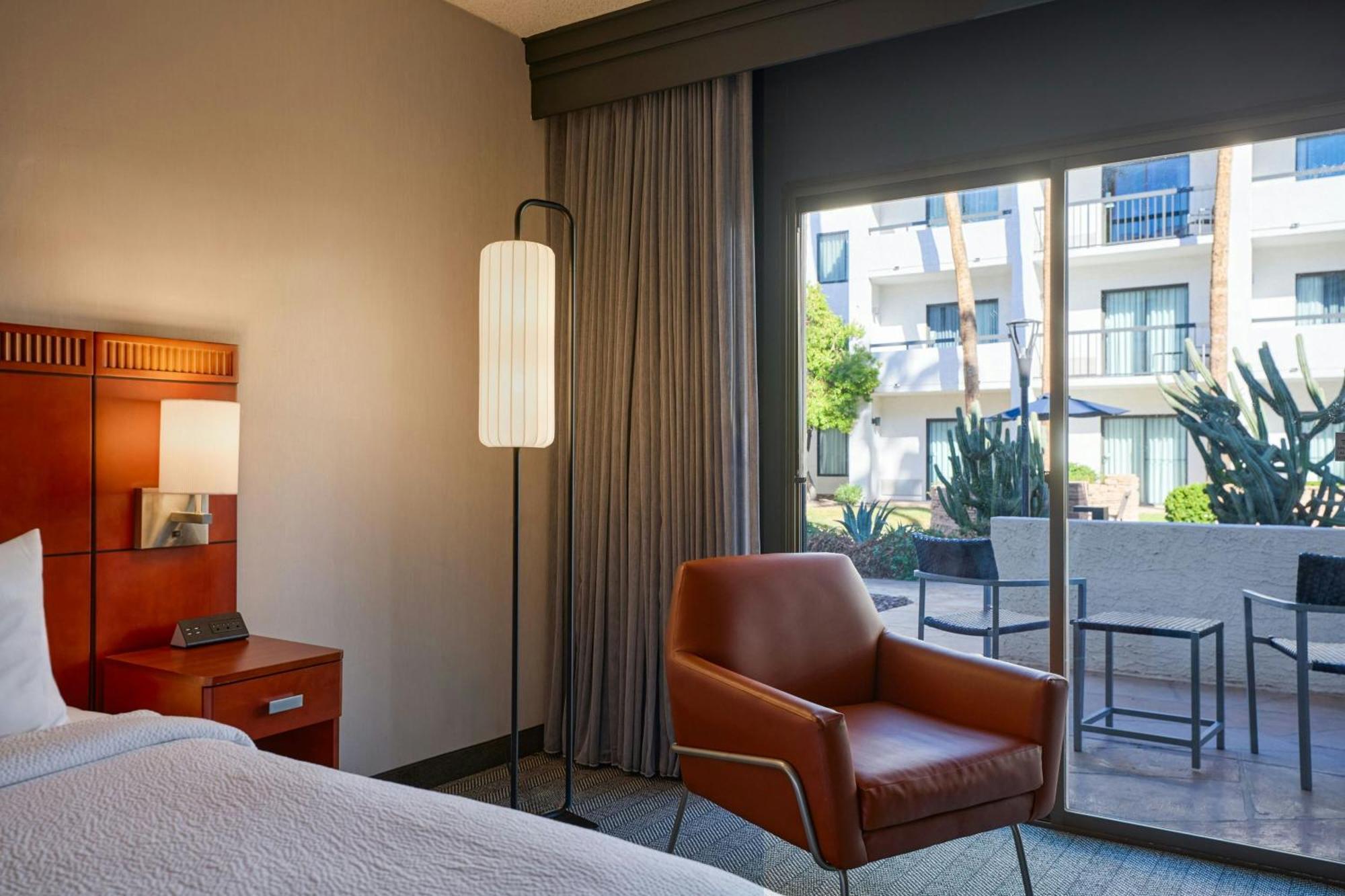 Courtyard By Marriott Phoenix North Exterior foto